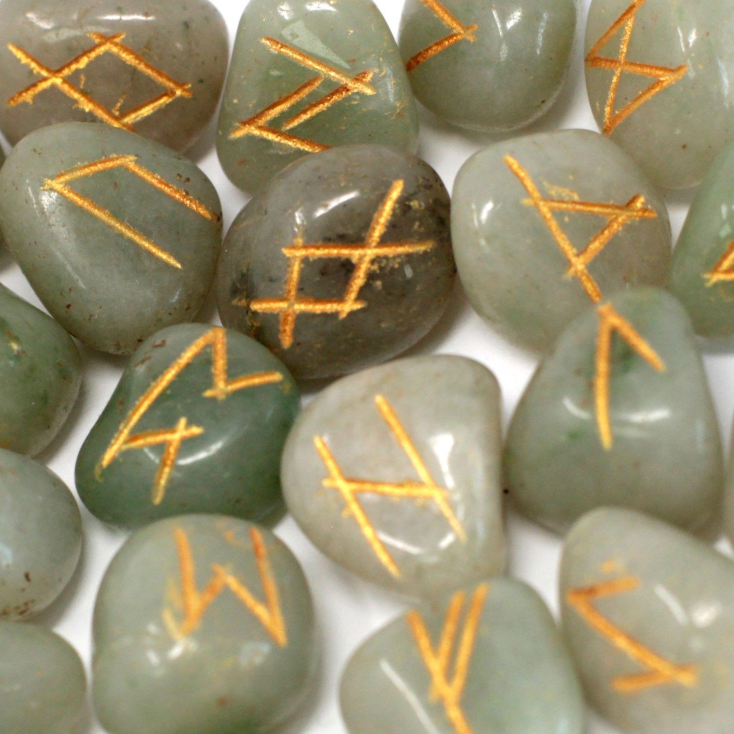 Runes Stone Set in Pouch - Green Aventurine - Image 2